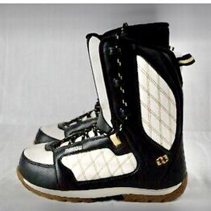 Morrow snowboarding boots.  Size 8. Wildflower